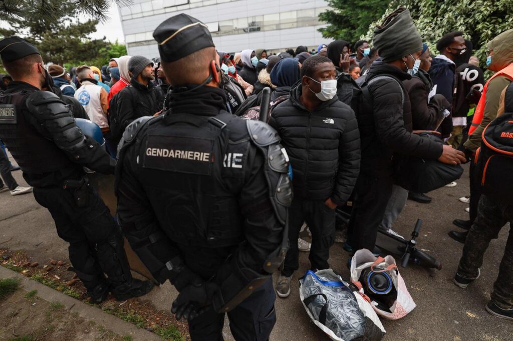 Grand-Squat-de-France-au-Sud-de-Paris-Disperse-a-100-Jours-des-Jeux-Olympiques.